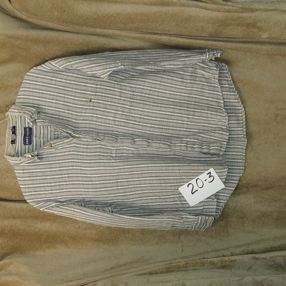 Men's shirt by Jones Wear, size Large